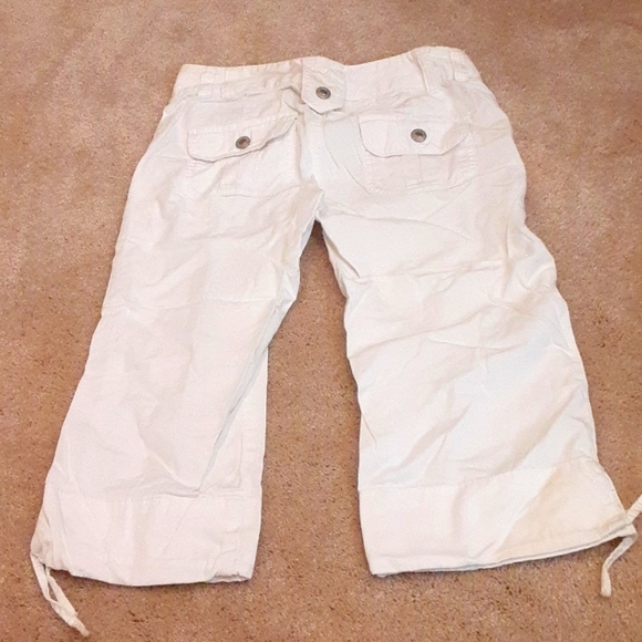 2/$12 or 5/$25 White Bermuda shorts, 10 SLIM - Picture 2 of 6